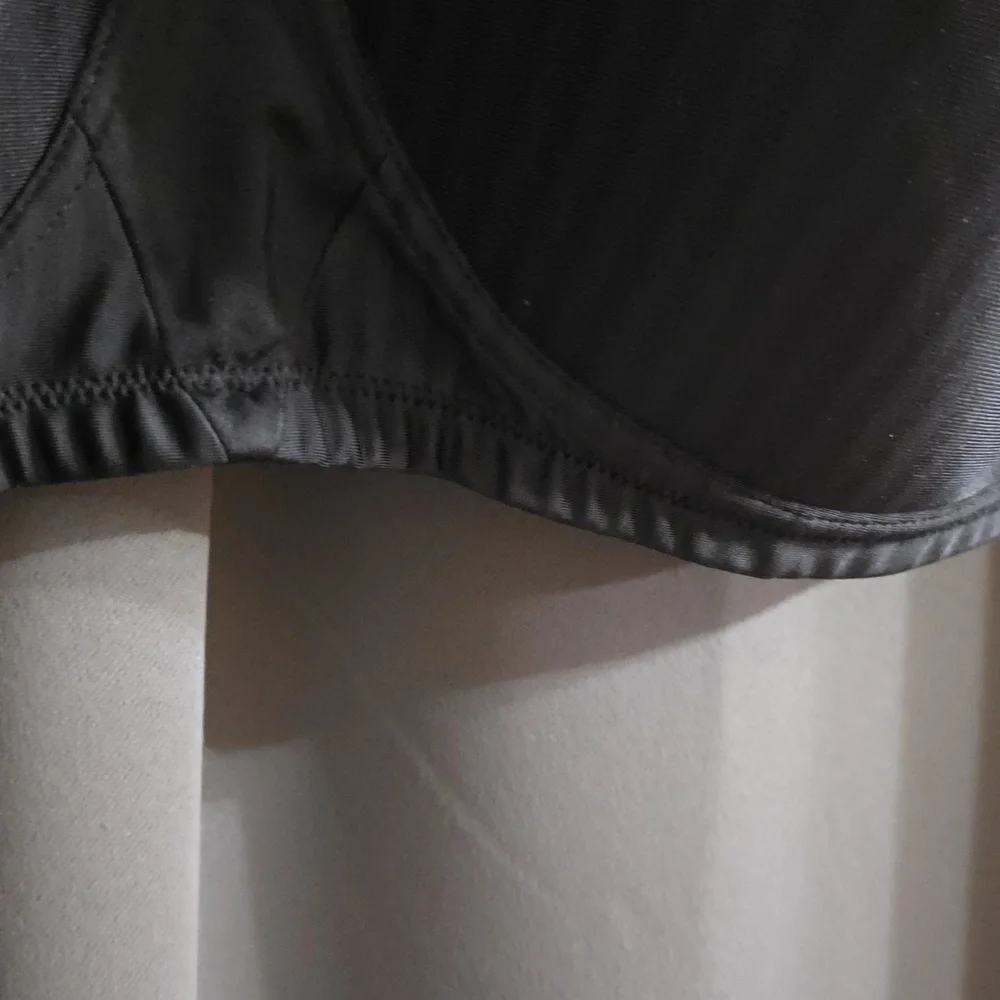 Playtex‎ Womens Bra Black Satiny Stripes Lightly Padded Adjustable Sz 42DD GUC